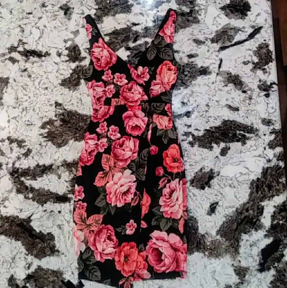 Joe & Elle  v neck dress XS °°Worn Only Once!°°